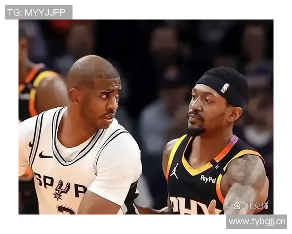 保罗现场观战快船与掘金激烈对决两支顶级球队的精彩较量 保罗现场观战快船与掘金激烈对决两支顶级球队的精彩较量