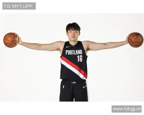 杨瀚森选择防守策略未上抢库里致其射术大放异彩 杨瀚森选择防守策略未上抢库里致其射术大放异彩