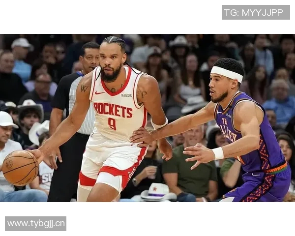 狄龙三分球表现出色半场15分3篮板助力球队争胜 狄龙三分球表现出色半场15分3篮板助力球队争胜