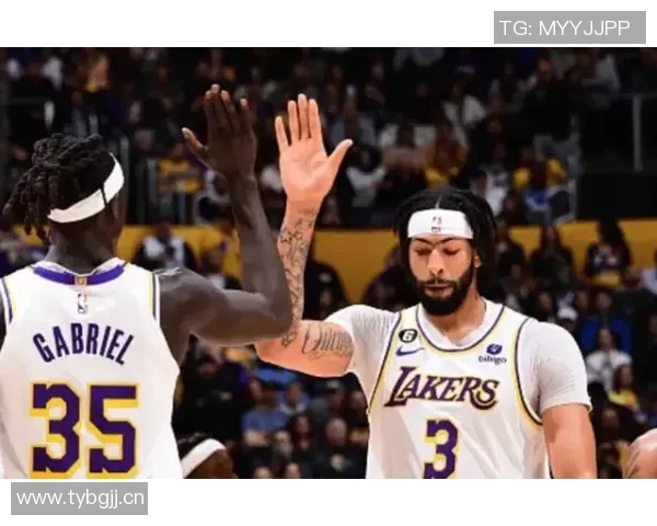 势如破竹的精彩瞬间弗拉格飞身大帽拉塞尔助攻浓眉空中暴扣 势如破竹的精彩瞬间弗拉格飞身大帽拉塞尔助攻浓眉空中暴扣