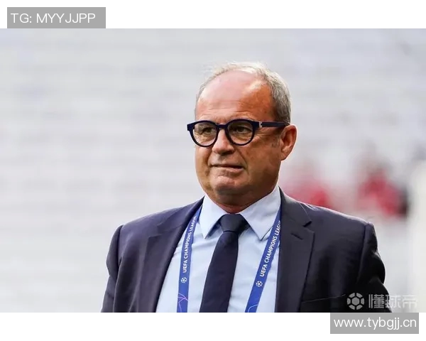 坎波斯阐述巴黎引援策略强调球商与团队精神的重要性 坎波斯阐述巴黎引援策略强调球商与团队精神的重要性