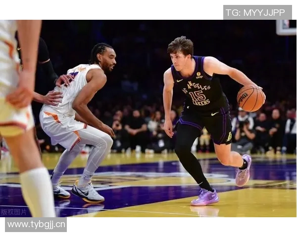 浓眉谈球队进攻体系强调球权转移与身体移动自己非常适应 浓眉谈球队进攻体系强调球权转移与身体移动自己非常适应