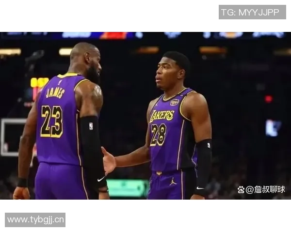 女球迷疑似骚扰湖人球员被保安驱逐老詹淡定剪指甲继续观赛